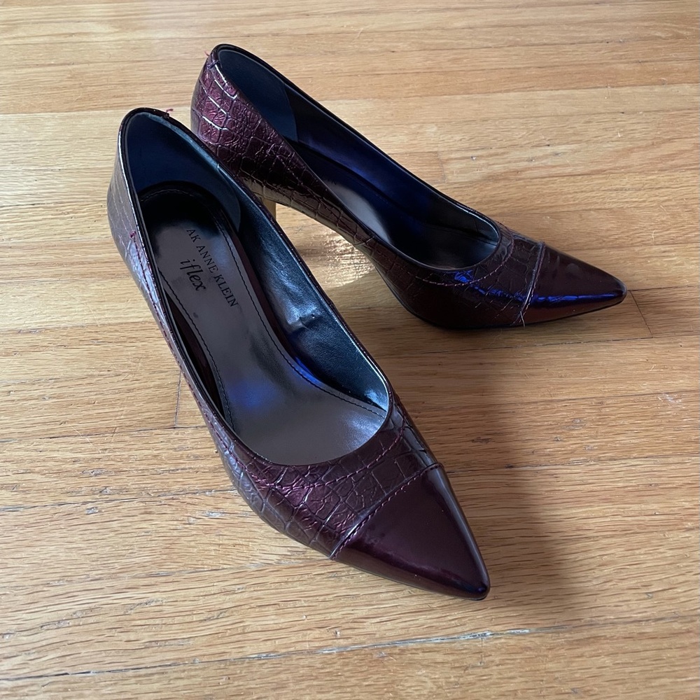 Anne Klein iflex Burgundy 3” Dress Heel.  Size 7.5
